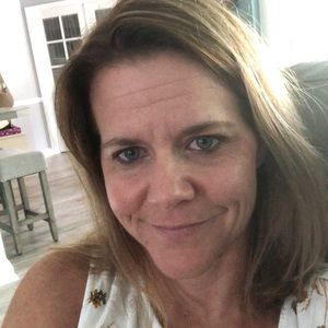 Meet your Posher, Liz